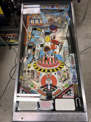 895135-9 Pinball Bugs Bunny`s Birthday ball -1990