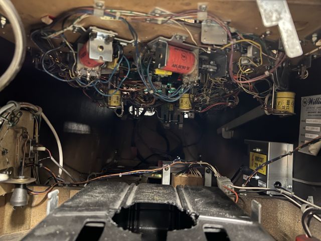 895139-16 Pinball Rollergames -1990