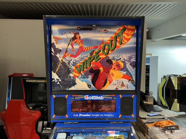 895142-9 Pinball Wipeout -1993