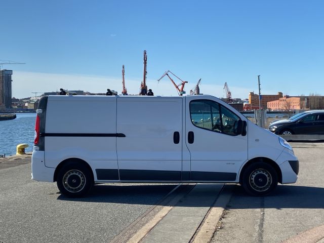 885984-4 Nissan Primastar 2.0 dCi - 2012