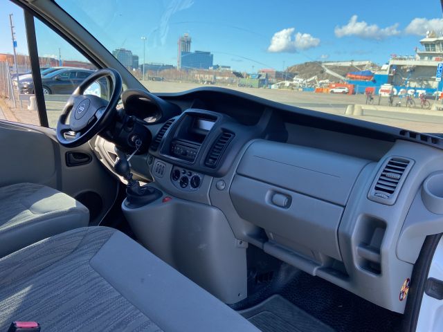 885984-32 Nissan Primastar 2.0 dCi - 2012