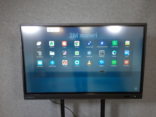 805083-2 Clevertouch UX Pro 55 "with stand