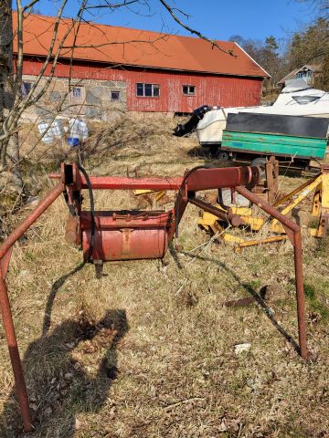 896340-47 Massey Ferguson 35 Tractor with front loader and spring harrow