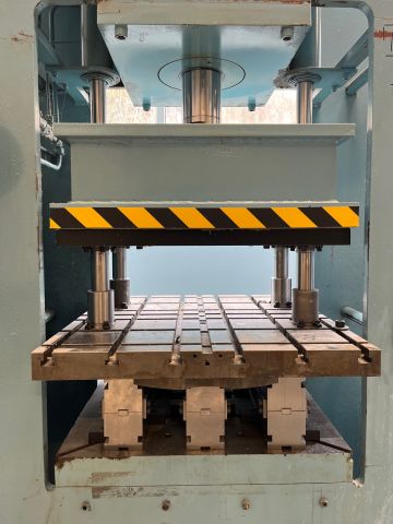 895157-3 Hydraulpress AB Gustaf Terling 100 tons 15kW