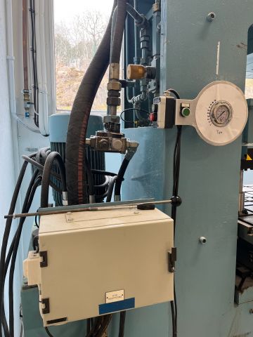 895157-6 Hydraulpress AB Gustaf Terling 100 tons 15kW