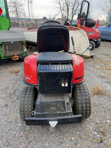 885989-2 Riding lawn mower Jonsered