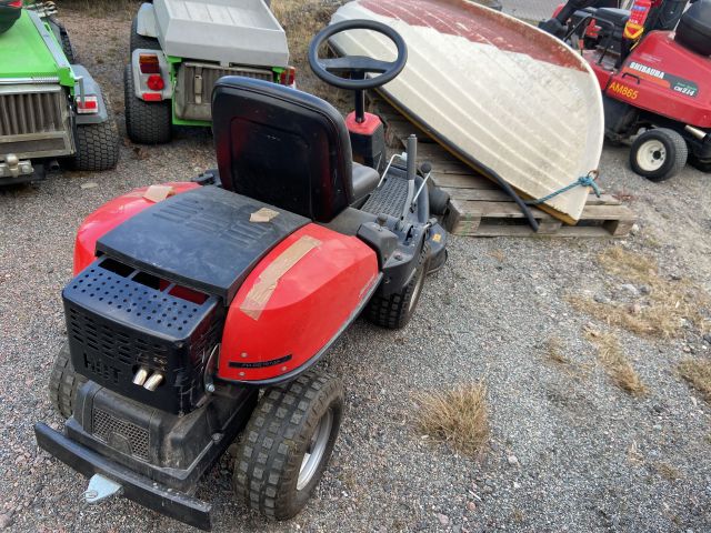 885989-4 Riding lawn mower Jonsered