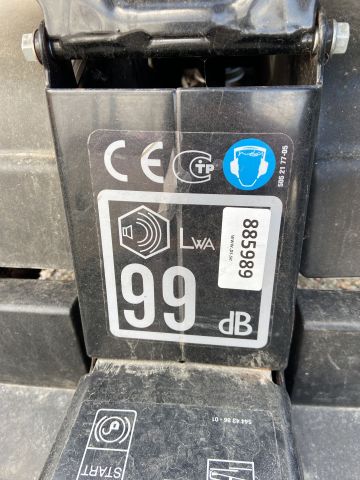 885989-6 Riding lawn mower Jonsered