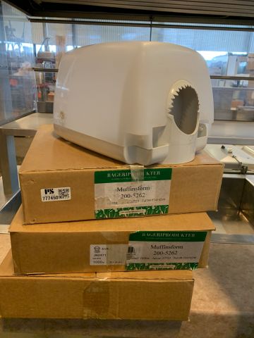 777450-2 Roll up, paper holder and cup molds