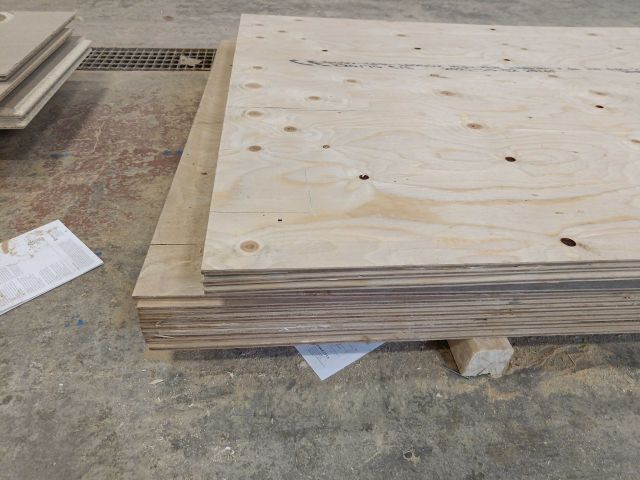 826558-4 Plywood board 2400x1200