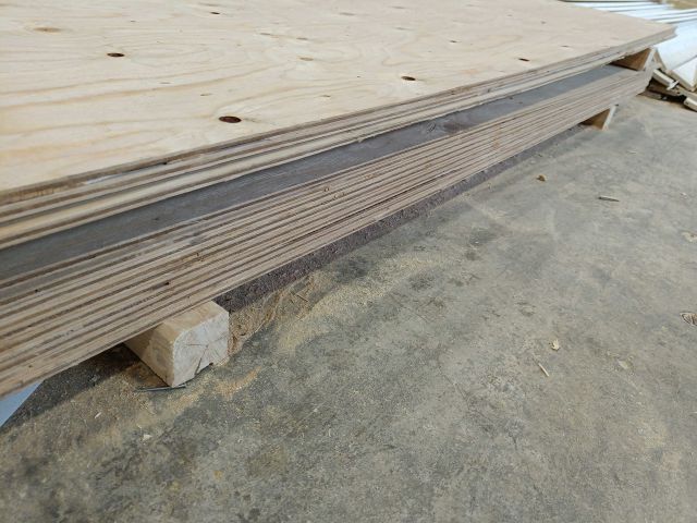 826558-8 Plywood board 2400x1200