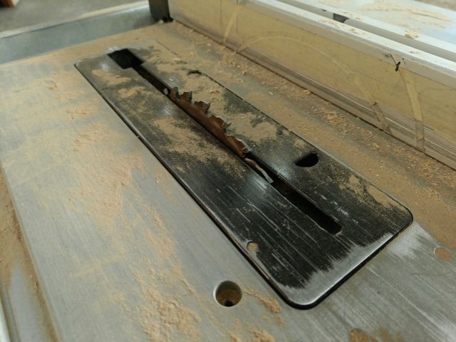 888507-14 Splitting saw Makita 2704