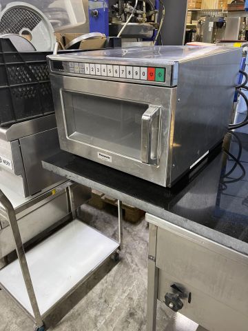 686317-2 Panasonic Micro Micro Ne-2156-2. Tested, works