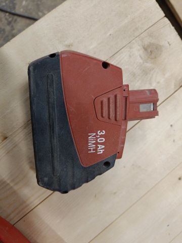 888525-8 Hilti SF 4000-A screwdriver