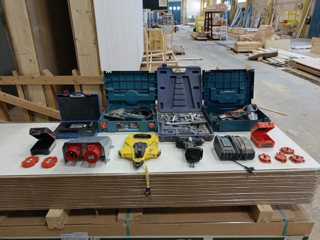 Hand Machines and Tools - PS Auction - We value the future - Largest in ...