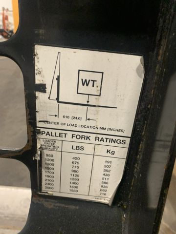 876659-19 Skid Steer Loader Bobcat 864 -2000