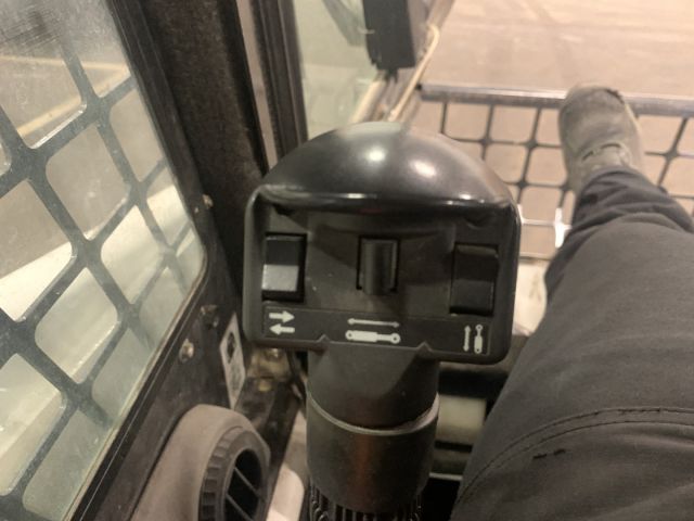 876659-25 Skid Steer Loader Bobcat 864 -2000