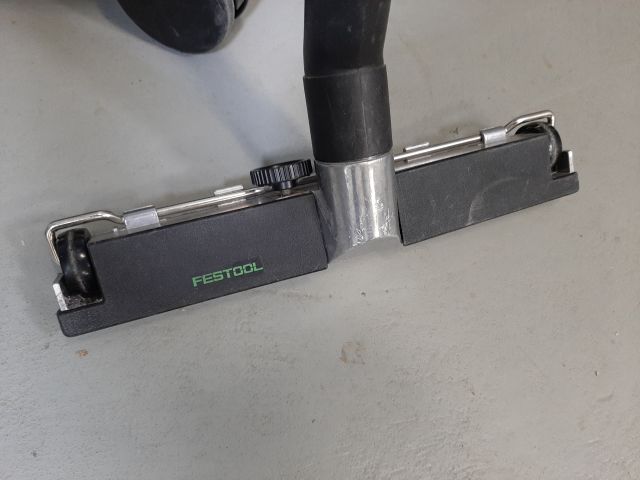 874539-11 Vacuum cleaner - Festool CT 33 LE with working position and accessories