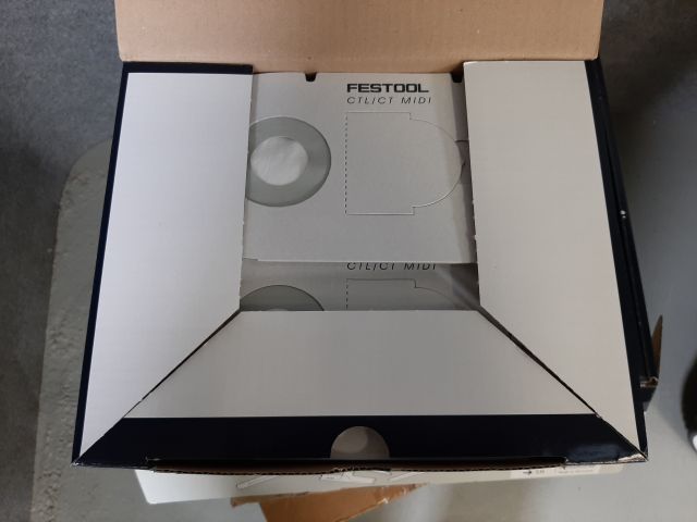 874539-14 Vacuum cleaner - Festool CT 33 LE with working position and accessories