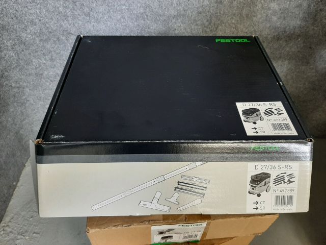 874539-15 Vacuum cleaner - Festool CT 33 LE with working position and accessories