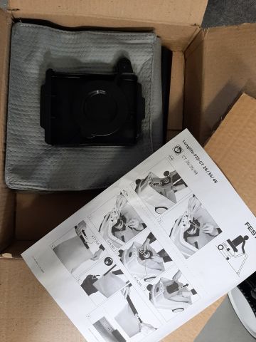 874539-18 Vacuum cleaner - Festool CT 33 LE with working position and accessories