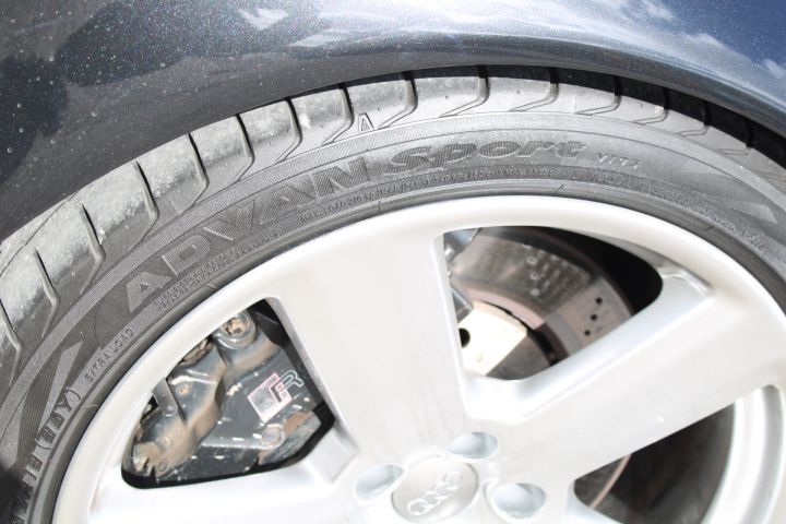 896361-11 Audi RS6 Avant Plus - 2004