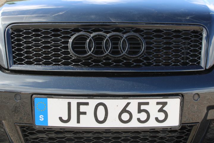 896361-12 Audi RS6 Avant Plus - 2004