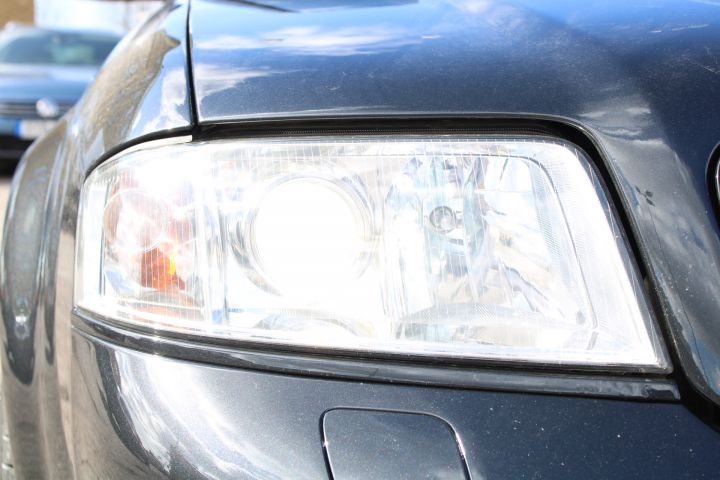 896361-13 Audi RS6 Avant Plus - 2004