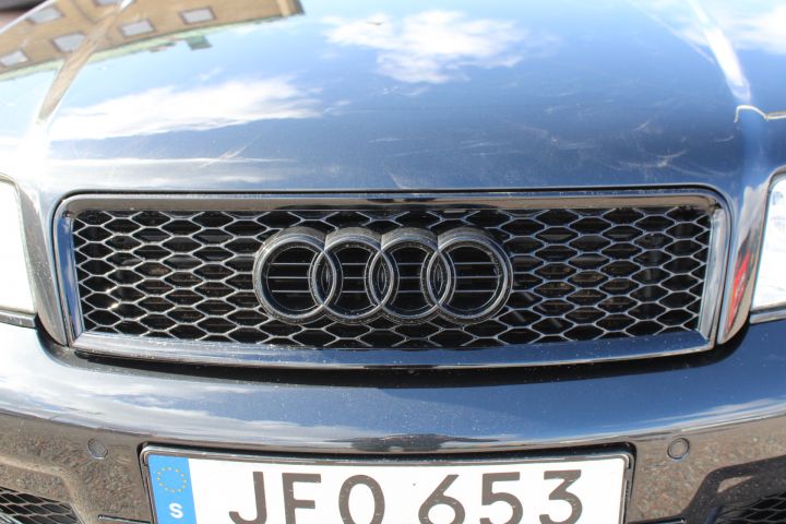 896361-18 Audi RS6 Avant Plus - 2004