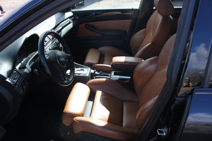 896361-23 Audi RS6 Avant Plus - 2004