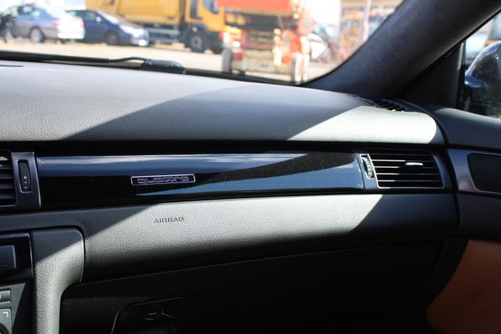 896361-27 Audi RS6 Avant Plus - 2004