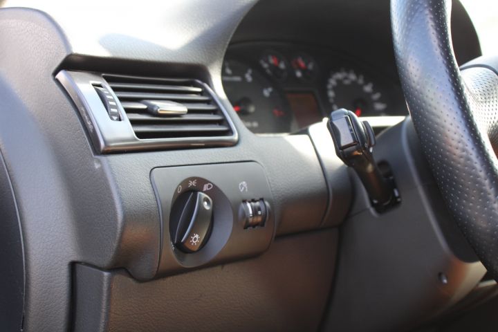 896361-36 Audi RS6 Avant Plus - 2004