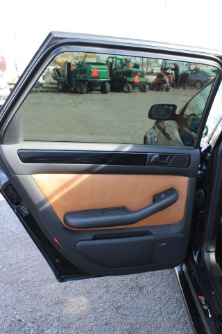 896361-38 Audi RS6 Avant Plus - 2004