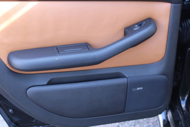 896361-39 Audi RS6 Avant Plus - 2004