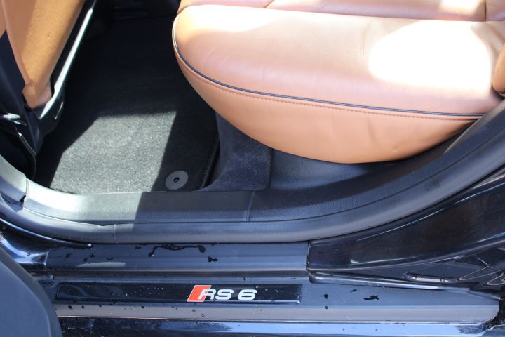 896361-40 Audi RS6 Avant Plus - 2004