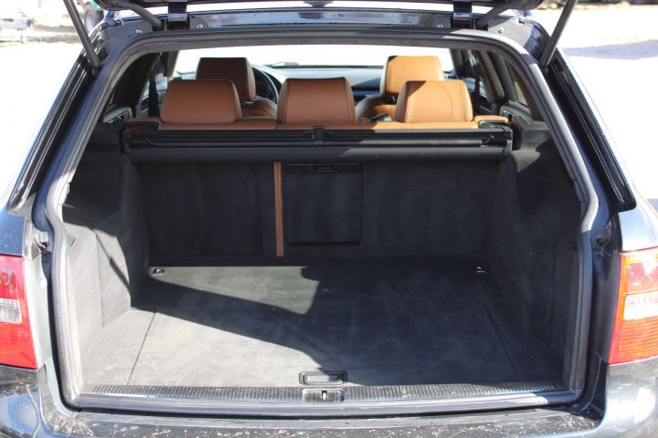 896361-50 Audi RS6 Avant Plus - 2004