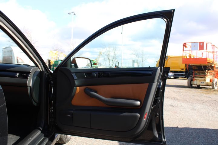 896361-62 Audi RS6 Avant Plus - 2004