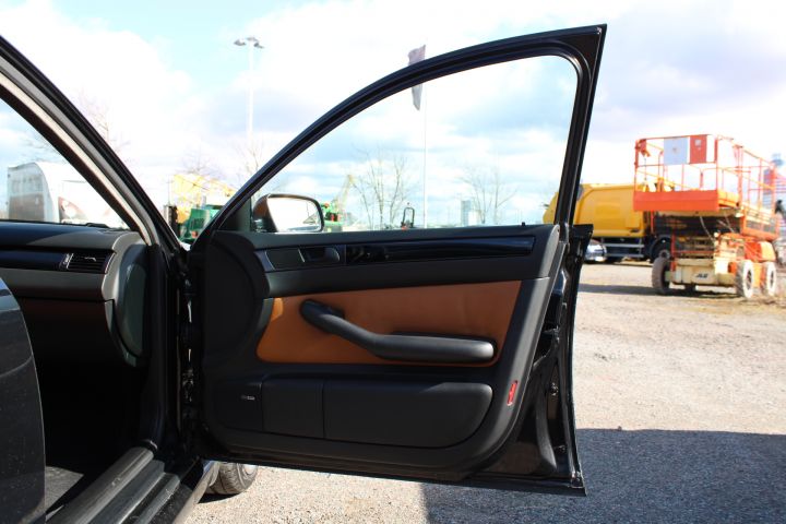 896361-63 Audi RS6 Avant Plus - 2004