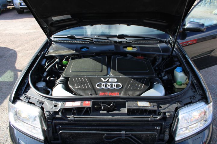 896361-74 Audi RS6 Avant Plus - 2004