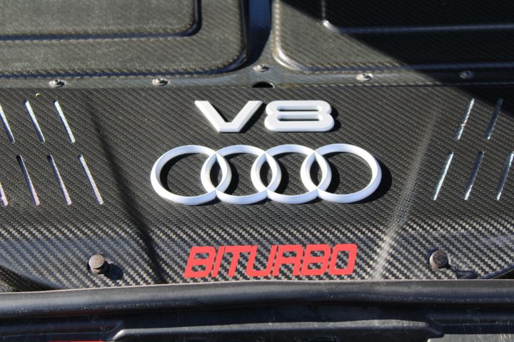 896361-76 Audi RS6 Avant Plus - 2004