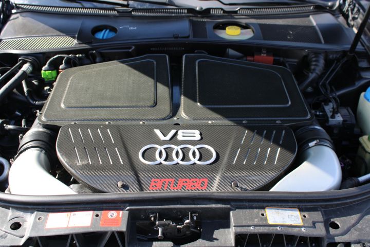 896361-77 Audi RS6 Avant Plus - 2004
