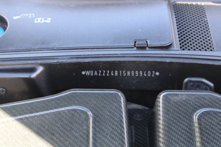 896361-79 Audi RS6 Avant Plus - 2004