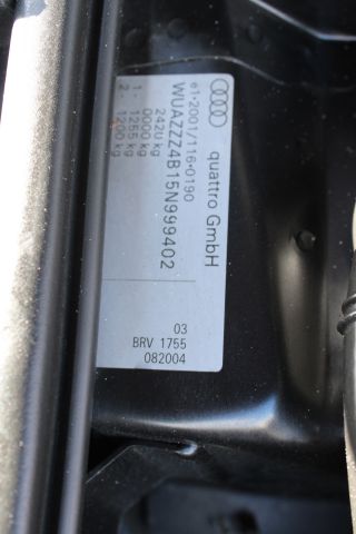 896361-82 Audi RS6 Avant Plus - 2004