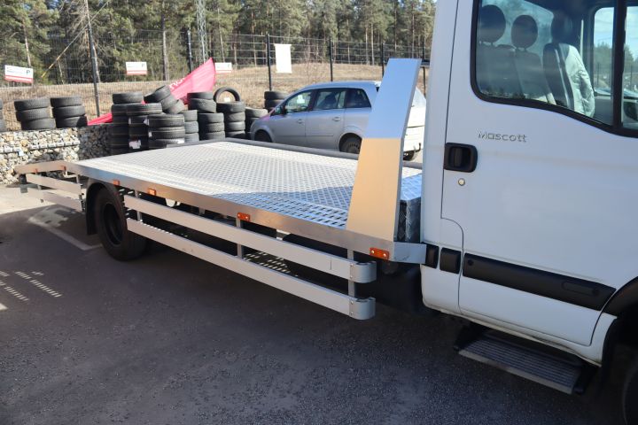 900072-8 Flatbed truck Renault Mascott 150.65 Chassis - 2007