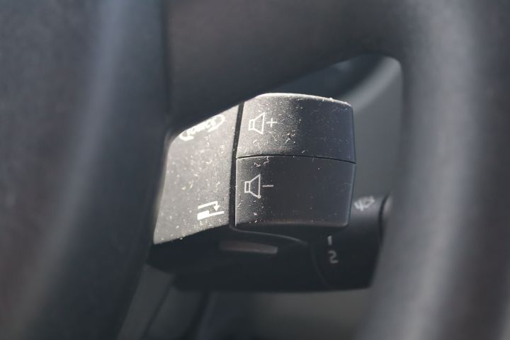 900072-19 Flatbed truck Renault Mascott 150.65 Chassis - 2007