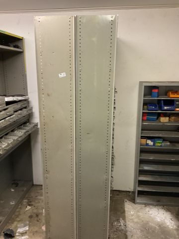 886479-2 Various cabinets with screw assortment