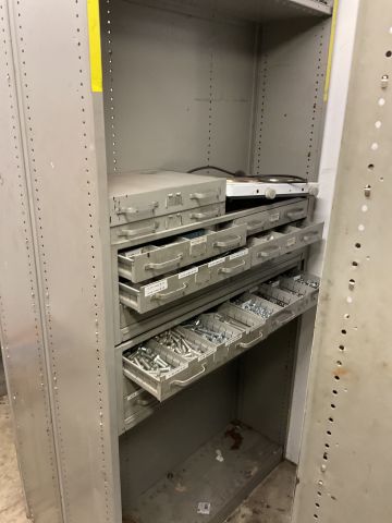 886479-4 Various cabinets with screw assortment