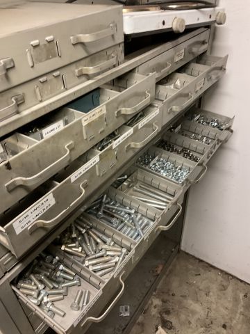 886479-5 Various cabinets with screw assortment