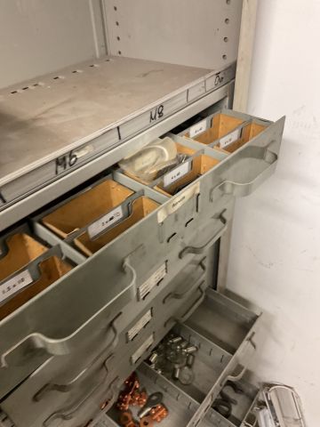 886479-14 Various cabinets with screw assortment