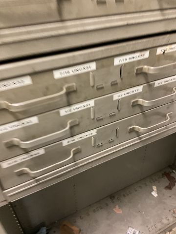 886479-20 Various cabinets with screw assortment